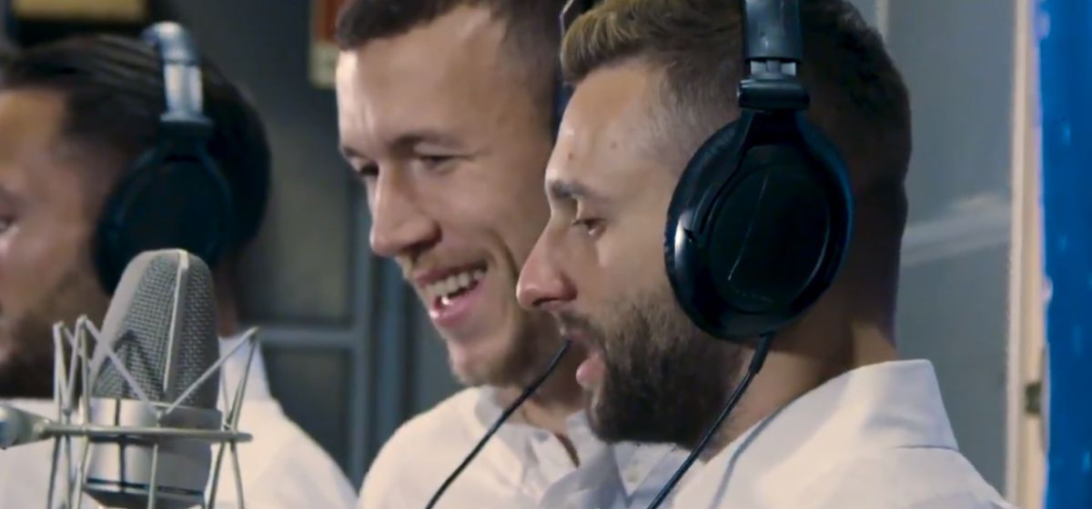 BOŽIĆNO RASPOLOŽENJE U INTERU Pogledajte kako Perišić i Brozović pjevaju Zvončiće