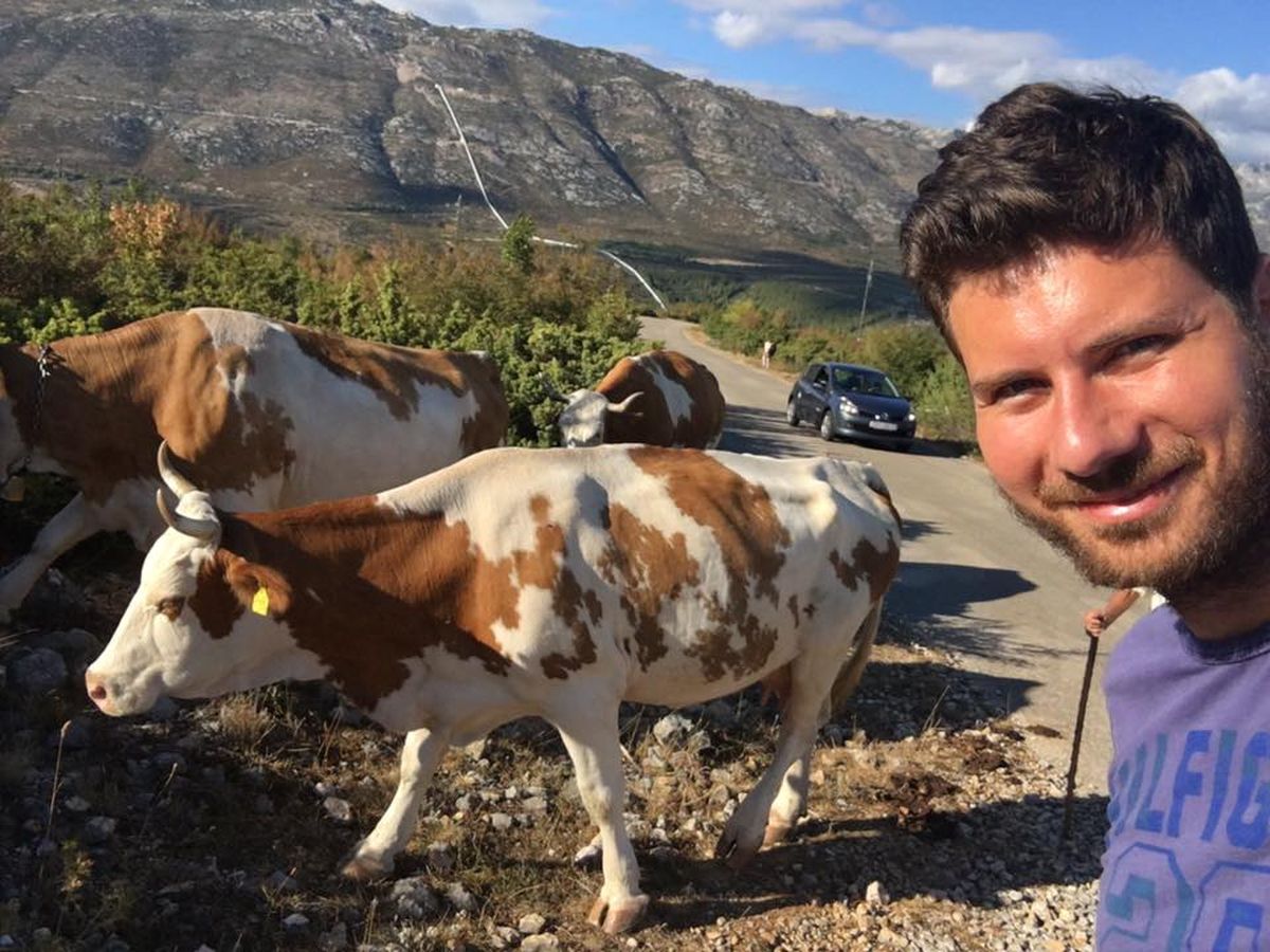Pernar traži curu za frenda: "Bivša mu se počela kurvati i spavati sa svakim tko ima droge"