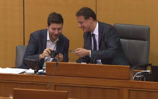 IMAMO FOTKE Pogledajte što je to Pernar snimio u Saboru