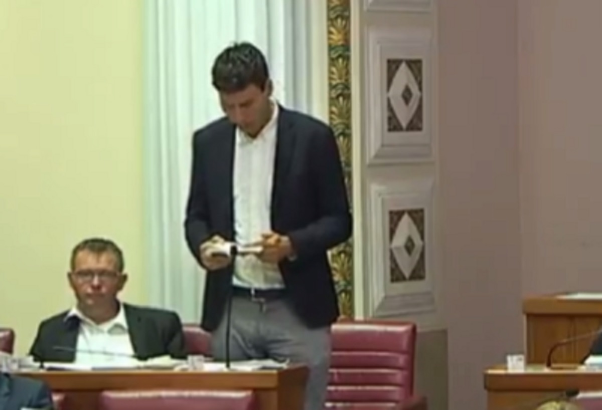 VIDEO Pernar održao misu u saboru, zastupnicima čitao Bibliju