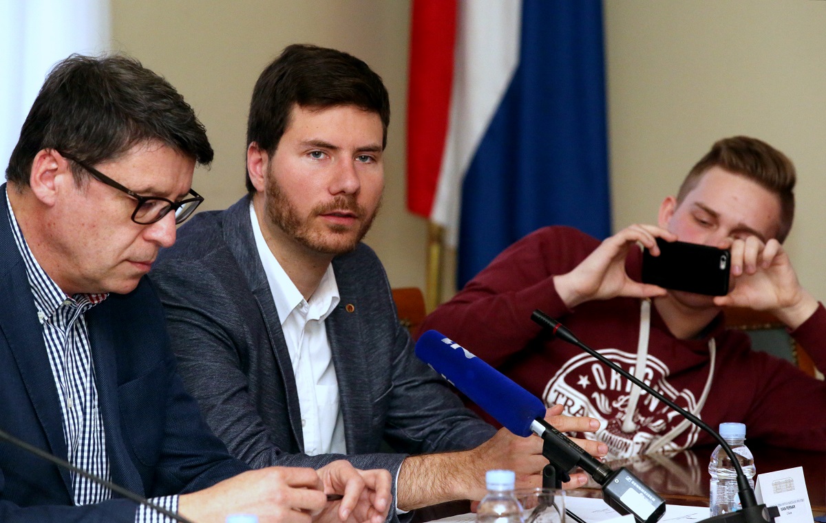 Pernar usporedio djecu zaraženu HIV-om s onom koja nisu cijepljena