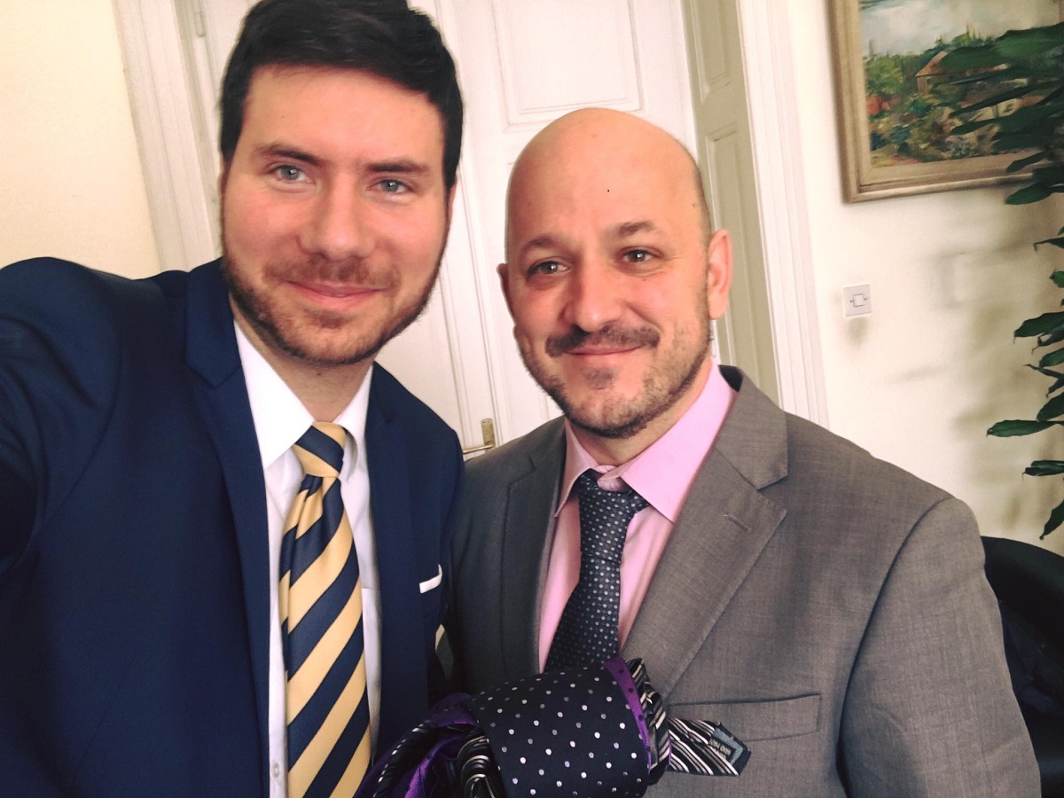 Pokušava li Maras imitirati Pernara?