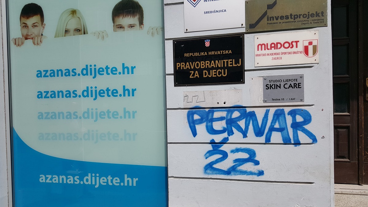 FOTO Pernarovci grafitom uzvratili udarac pravobraniteljici za djecu