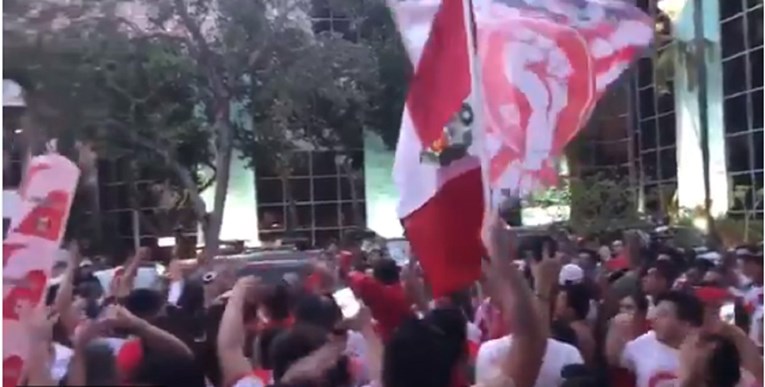 VIDEO Tisuće navijača Perua okupirale Miami prije utakmice s Hrvatskom