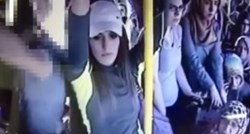 VIDEO Perverznjak napastovao ženu u autobusu, snašla ga je neočekivana kazna