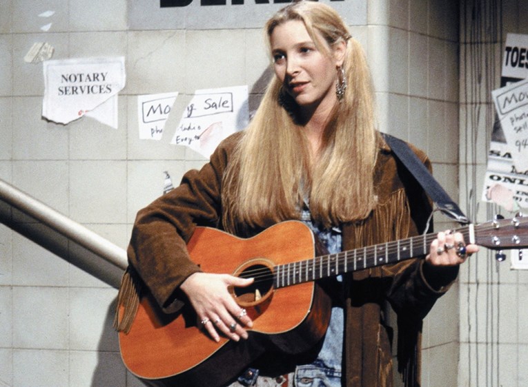 Twitterom se širi užasna teorija zavjere o Phoebe iz "Prijatelja"