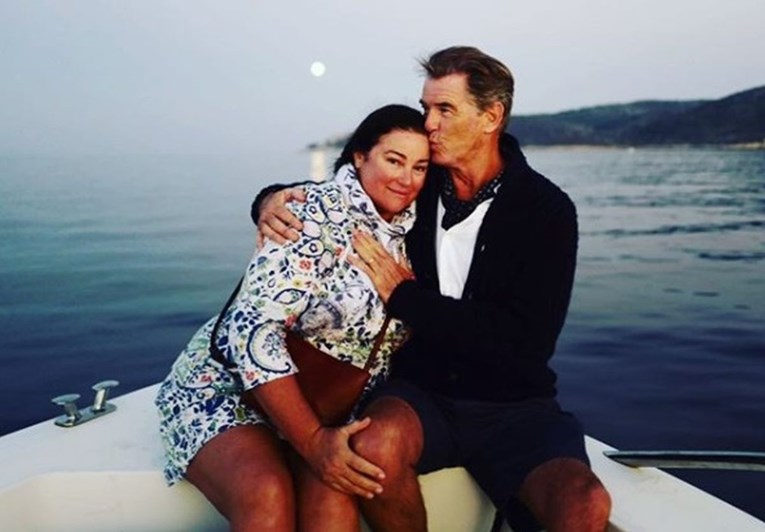 FOTO Pierce Brosnan napustio Vis, evo što je njegova žena poručila Hrvatskoj prije odlaska