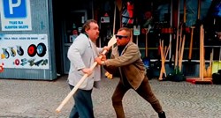 VIDEO Tuča dva pijanca veslom i drškom metle na internetu postala totalni hit