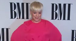 Pink ponovno na meti kritičara zbog "široke haljine kojom skriva kilograme", evo što im je poručila