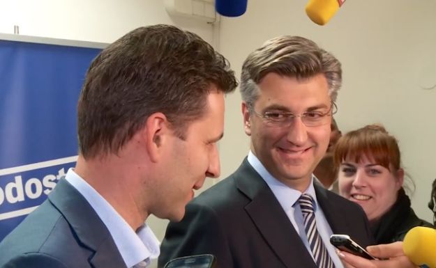 FOTO Ljubav je u zraku: Pogledajte kako Plenković gleda Petrova