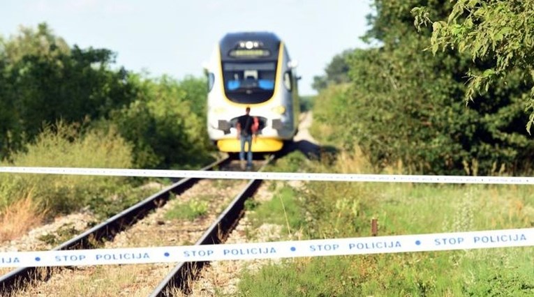 UZNEMIRUJUĆE FOTOGRAFIJE Vlak usmrtio staricu u Čakovcu