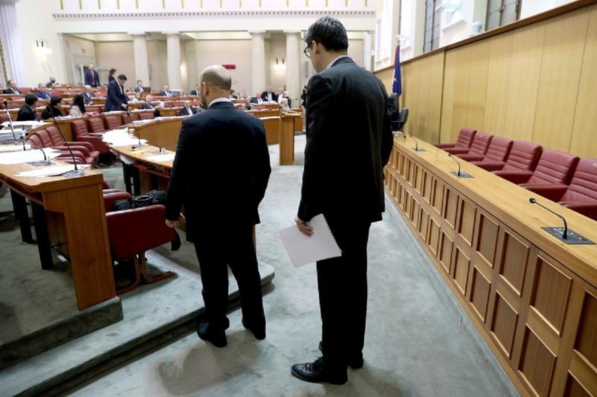 SDP-ovci demonstrativno napustili sabornicu zbog odugovlačenja s raspravom o Barišiću