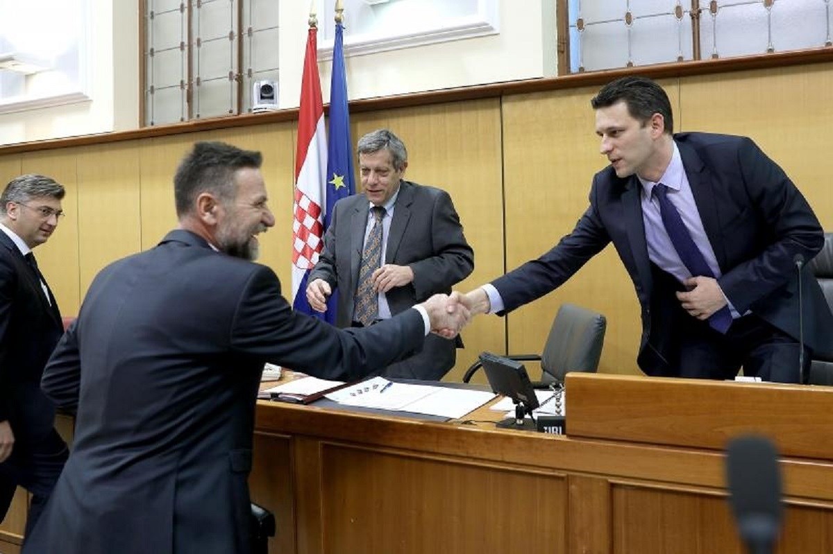 Plagijatoru Barišiću izglasano povjerenje, Mostovci su bili suzdržani
