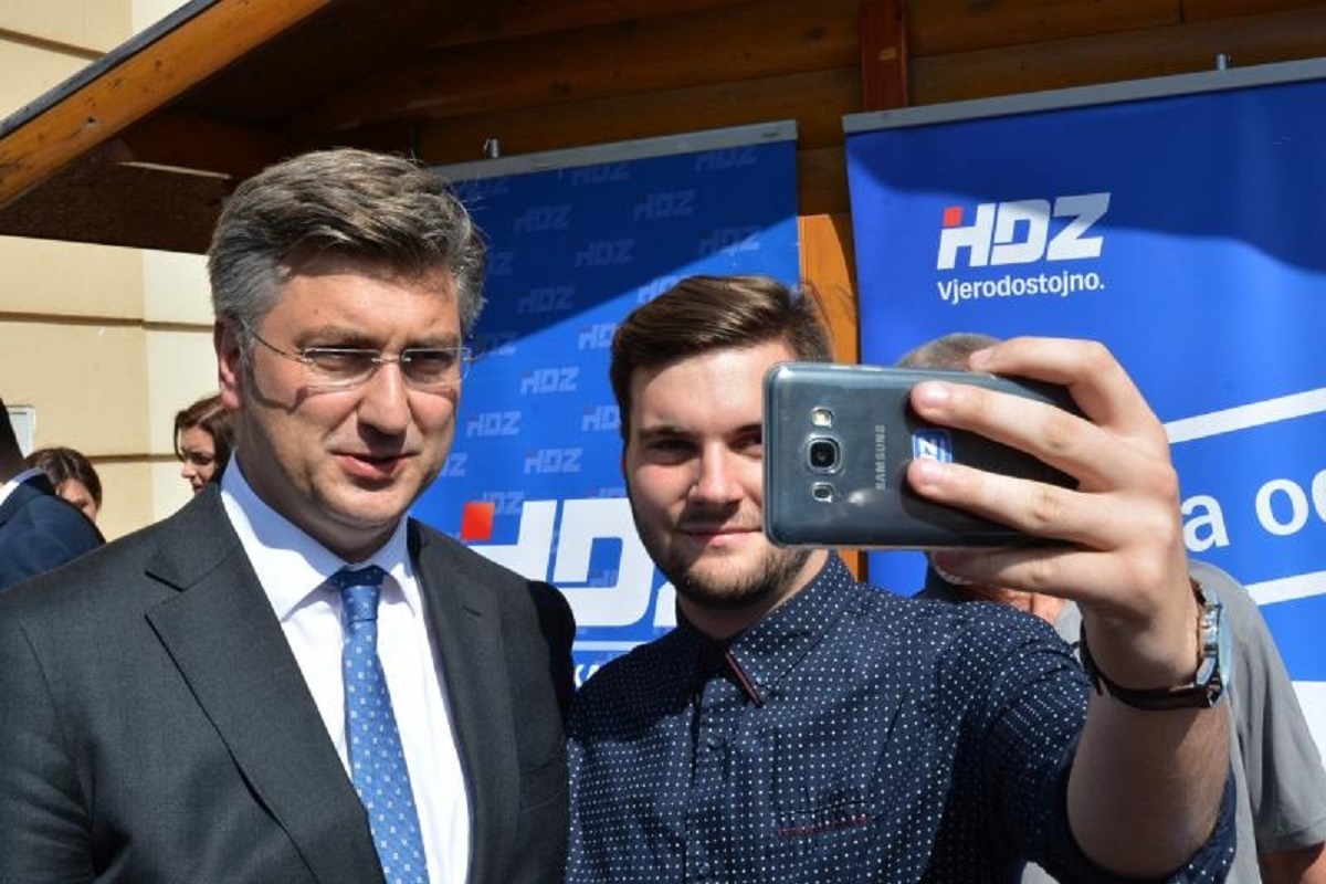 Hrvatska nema premijera nego predizbornog manekena