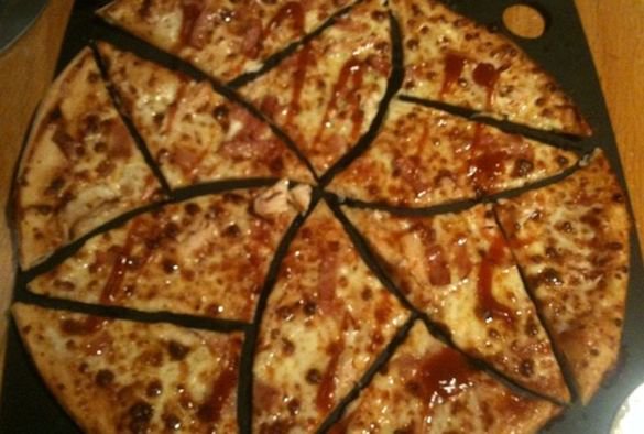 Rezali ste pizzu cijelo vrijeme krivo - ovo je pravi način
