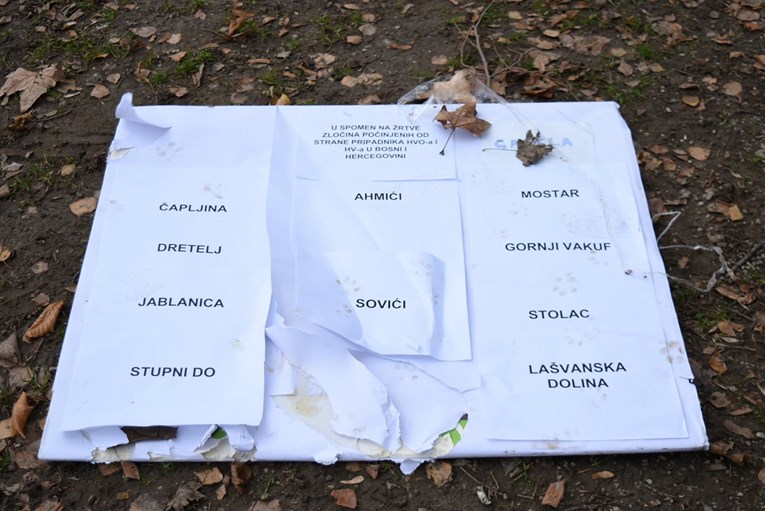 U Zagrebu uništeni plakat i svijeće za žrtve HVO-a