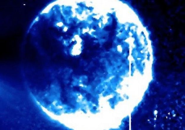 FOTO NASA-in satelit snimio još jedan NLO, izaziva li doista anomalije na Suncu?