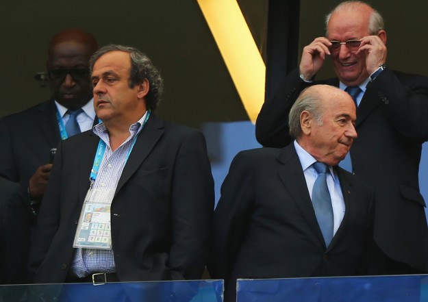 Blatter i Platini su gotovi, ali odakle kriminalnoj FIFA-i pravo na "etički" odbor koji ih je izbacio?