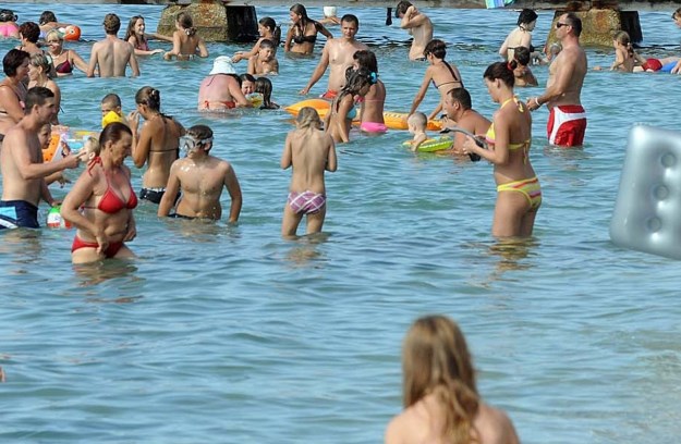 Na plaži u Istri naoružani pedofil snimao mladog Danca