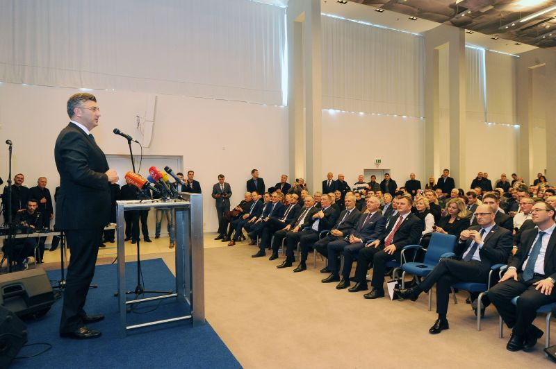 Plenković sindikatima HEP-a ide objašnjavati kako vlada misli kupiti Inu