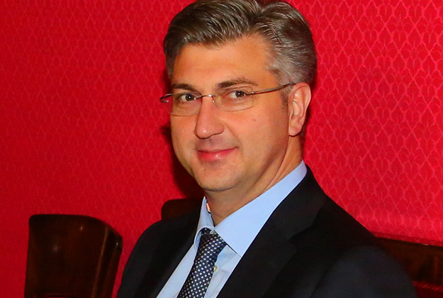 Nova sramota u Dnevniku HTV-a: Karamarko ne postoji, a Plenković je spasitelj