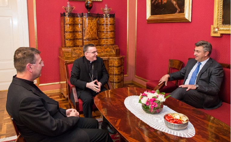 Plenković: HDZ ne želi reviziju Vatikanskih ugovora