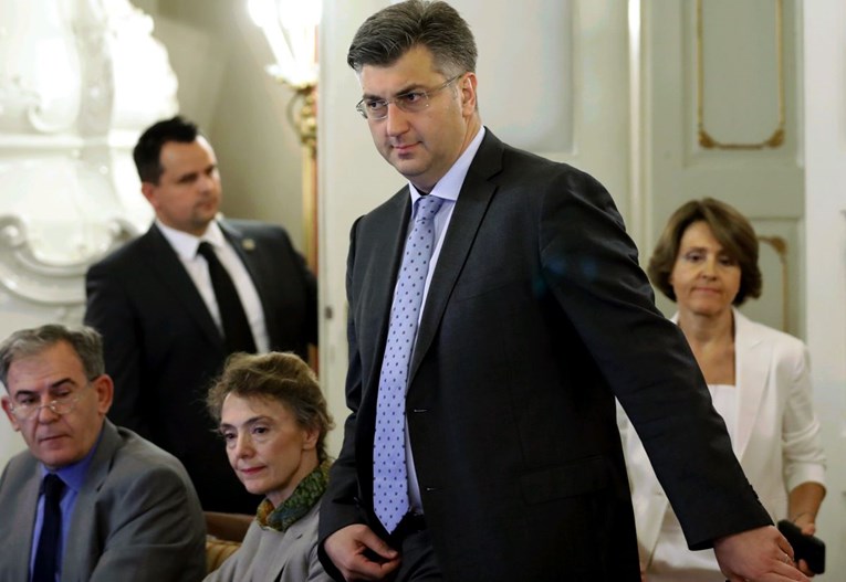 VIDEO Sjednica vlade: Plenković kaže da vlada vodi ozbiljnu politiku za razliku od "nekih drugih"