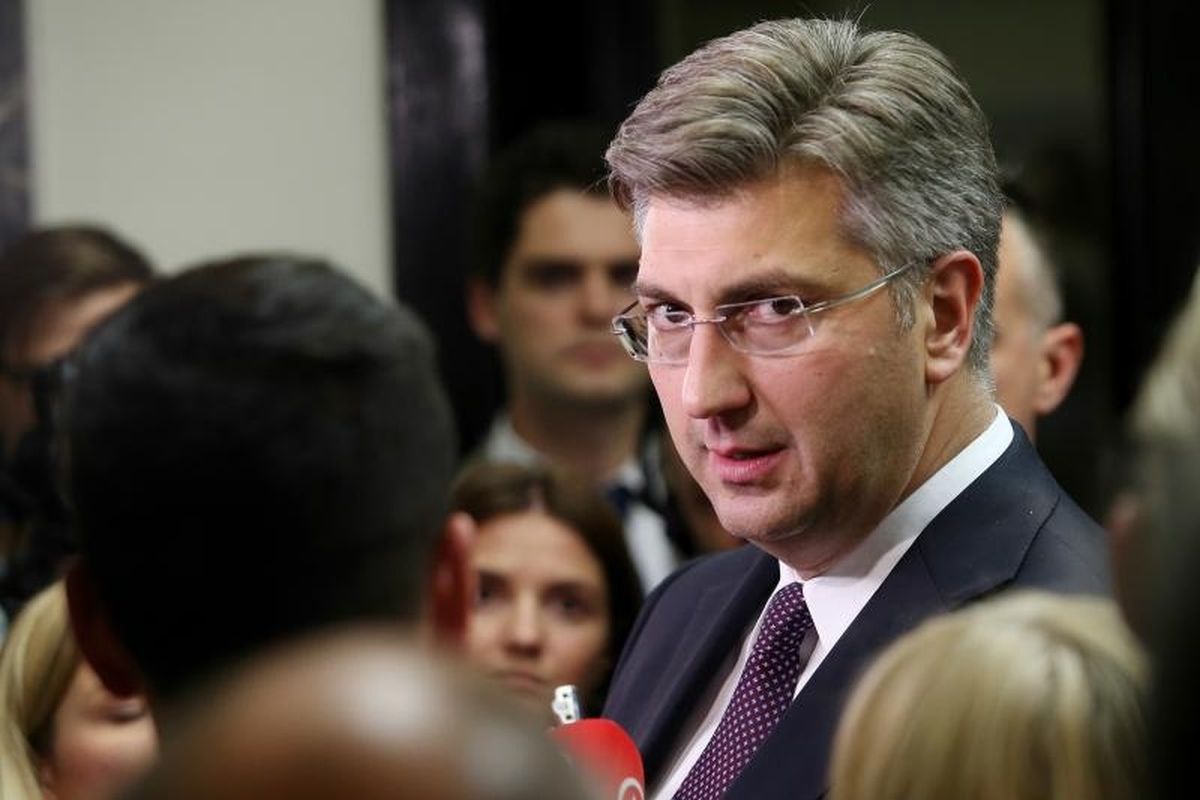 PLENKOVIĆ OTKRIO TKO SU NOVI MINISTRI Otpao Barišić, ima puno promjena i novih imena
