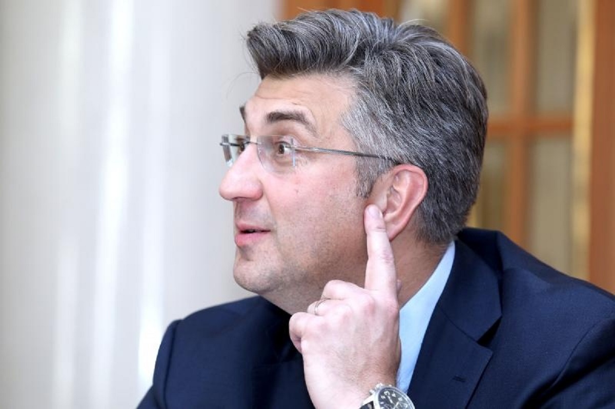 Plenković par minuta prije glasanja dao fotelju potpredsjednika Sabora Furiju Radinu