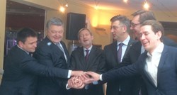 FOTO Pogledajte Plenkovića, Vučića i ostale kako se drže za ruke