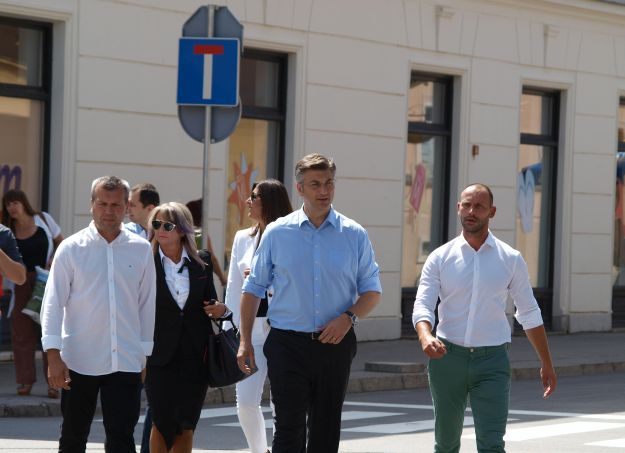 Plenković: Milanoviću, dođi u EU parlament i pogledaj kako funkcioniraju moderne stranke