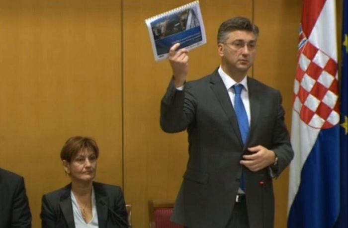 AKTUALNO PRIJEPODNE UŽIVO Plenković mahao papirima, oporba ga rešeta: "Nemojte glumiti Sanadera"