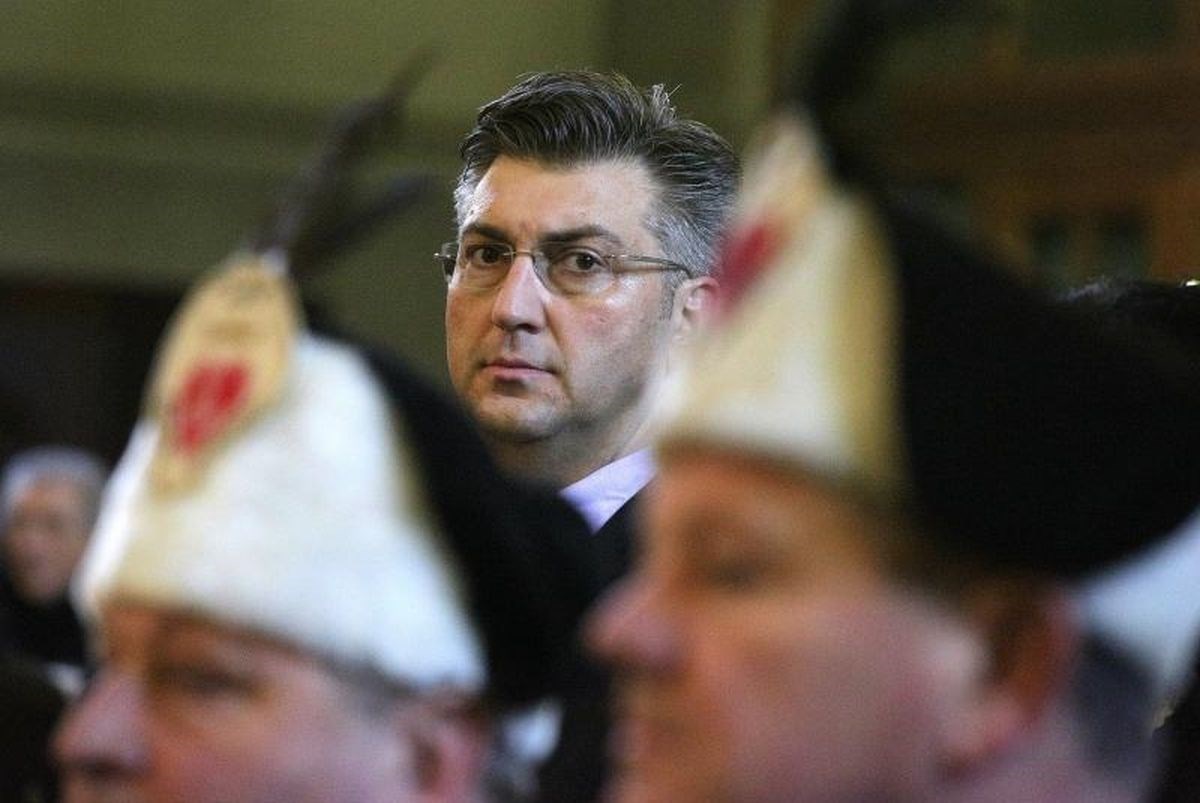Premijer Plenković - za košarku i vaterpolo spreman, za vojsku ne