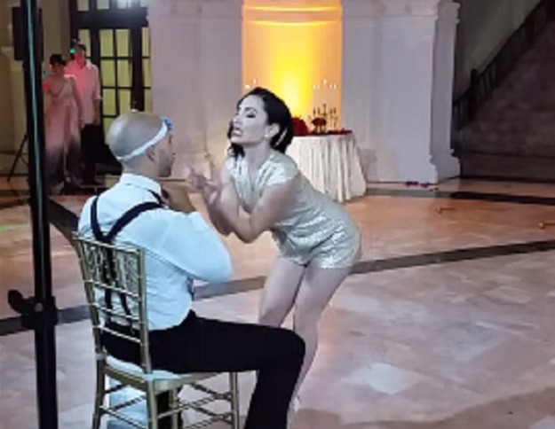 Svadbeni ples u krilu postao viralni hit: Seksi Renata nije bila obična mladenka