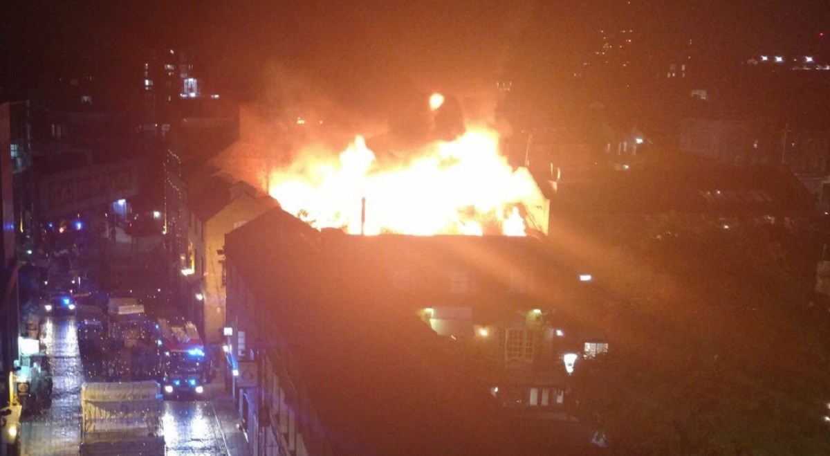 POŽAR U LONDONU Gori turistička atrakcija, 70 vatrogasaca na terenu