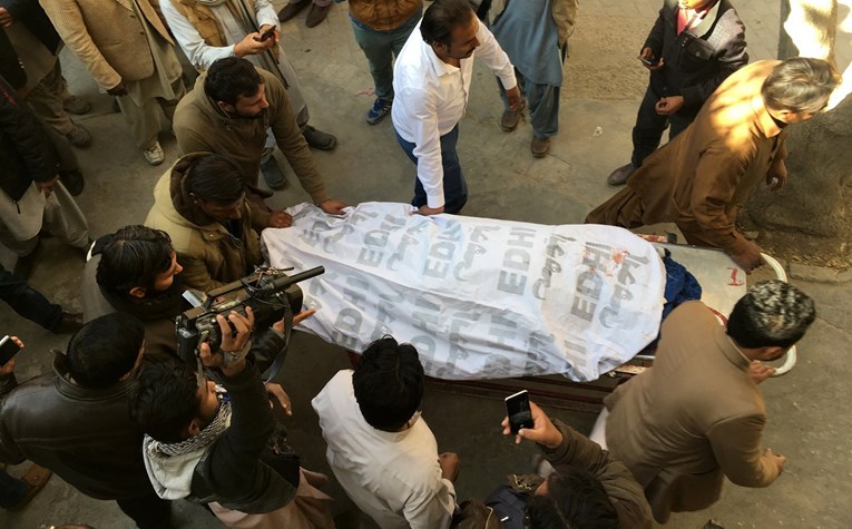 Najmanje 8 mrtvih u samoubilačkom napadu na crkvu u Pakistanu