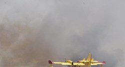 Širi se vatra na Velebitu, u pomoć stižu profesionalni vatrogasci