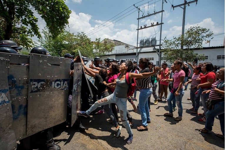VIDEO Tragedija u Venezueli: U požaru u zatvoru najmanje 68 poginulih