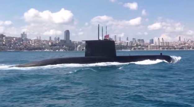 Ponovno napetost: Ruski logistički brod susreo tursku podmornicu kod Dardanela