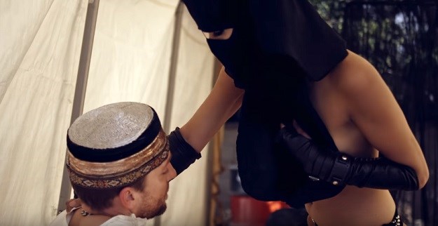 Muslimanska porno zvijezda koja ne skida svoj hidžab ni na snimanju seks scena
