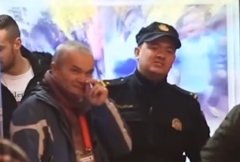 VIDEO Policajac zaplesao u centru Zagreba i postao hit na društvenim mrežama: "Da su barem svi takvi"