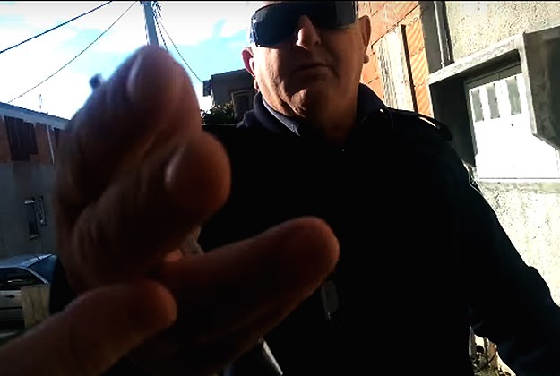 VIDEO "Novinar? Mene ćete slikavat?!", policajac na splitskoj Kili htio Indexu zabraniti snimanje