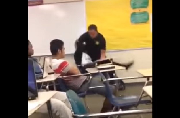 Suspendiran policajac koji je isprebijao crnu učenicu tijekom nastave