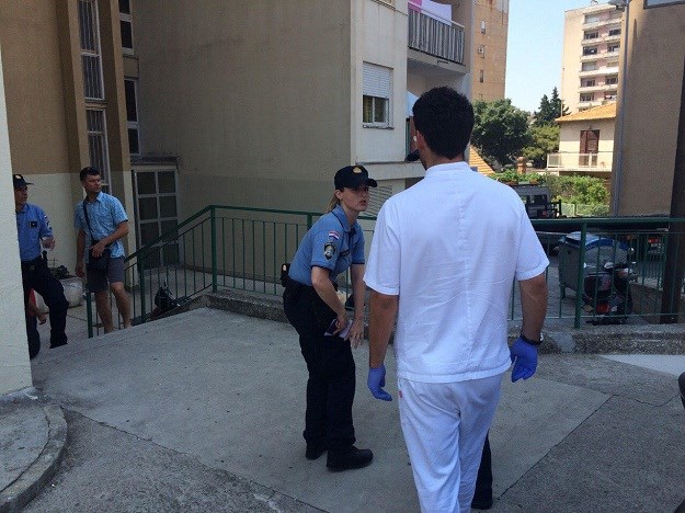 Ispod nebodera u Šibeniku pronađen leš, sumnja se na samoubojstvo