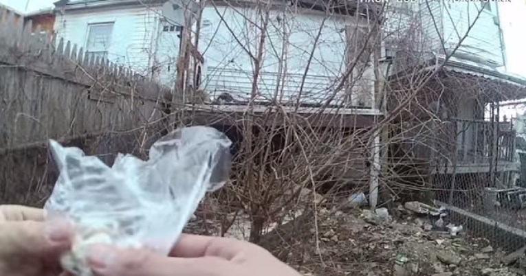 VIDEO Policajac u Baltimoreu se snimio kako podmeće drogu