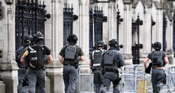 Policija pronašla "sumnjivi paket" kraj britanskog parlamenta pa objavili da se radi o lažnoj uzbuni