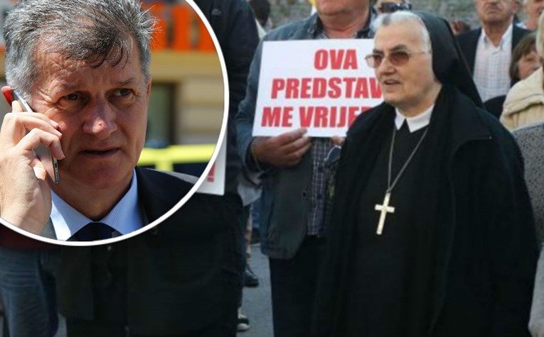 Ministar zdravstva gostuje na tribini radikalnih katolika koji su "protiv reklamiranja homoseksualnosti"