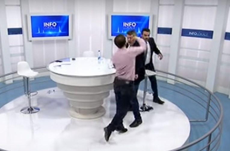 VIDEO Kosovski političari potukli se u emisiji uživo