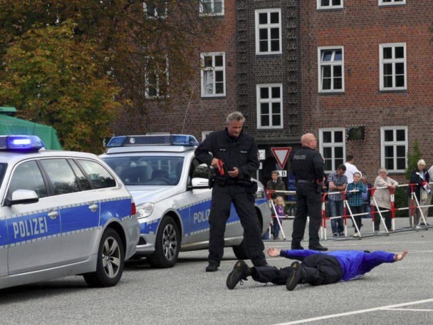 Mladi švicarski vojnik zaboravio pušku u automobilu, pa ga u Njemačkoj kaznili s 9.000 franaka