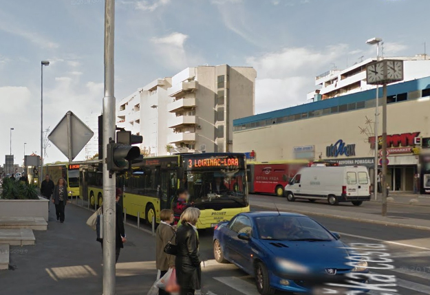 Maloljetnici prijetili pištoljem vozaču autobusa i napali 16-godišnjake na autobusnoj stanici